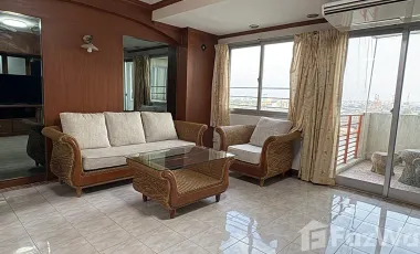 For rent 2 bedrooms condo in Yan Nawa, Bangkok