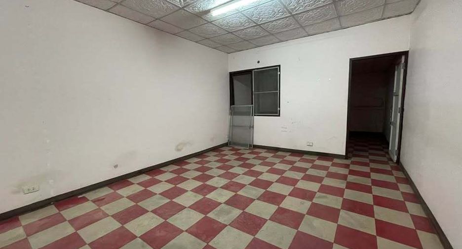 出租 6 卧室 独立屋 在 Phra Khanong, 曼谷
