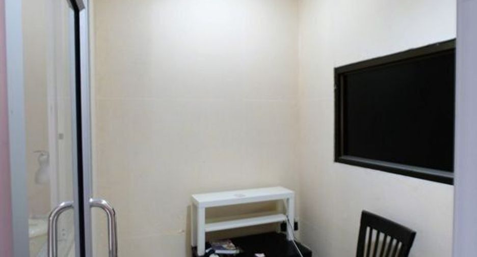 出租 6 卧室 独立屋 在 Phra Khanong, 曼谷