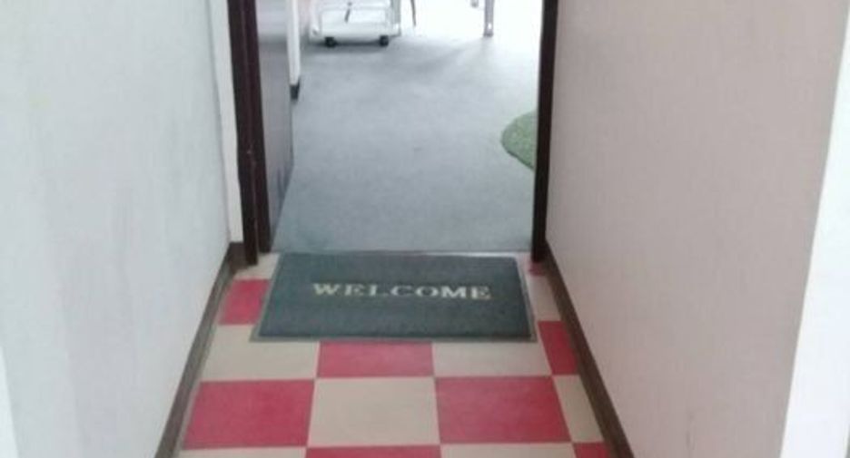 出租 6 卧室 独立屋 在 Phra Khanong, 曼谷