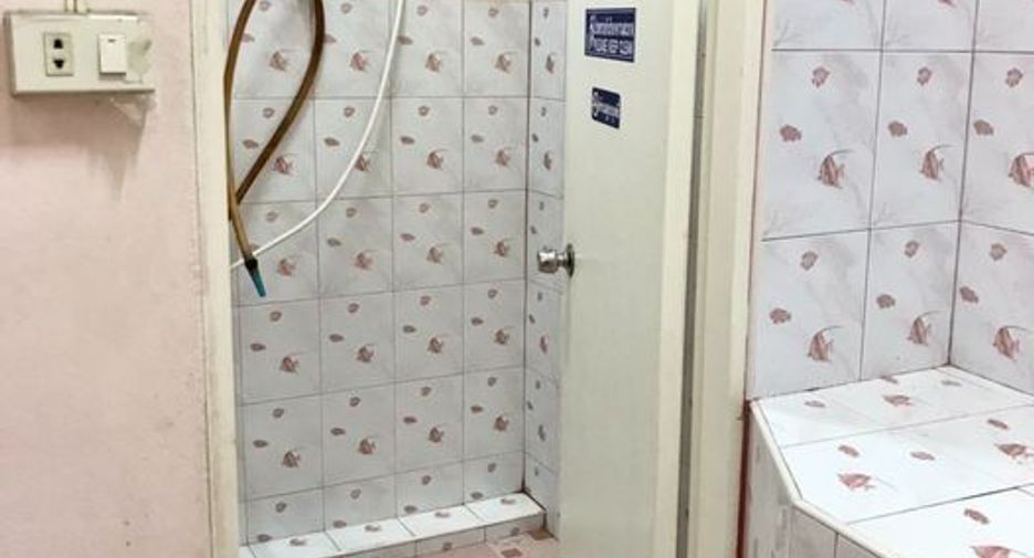 出租 6 卧室 独立屋 在 Phra Khanong, 曼谷