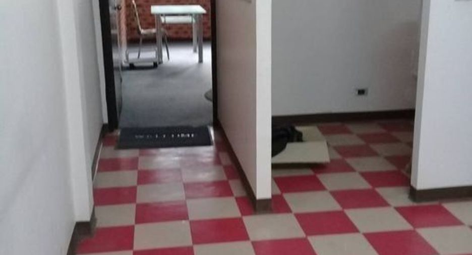 出租 6 卧室 独立屋 在 Phra Khanong, 曼谷