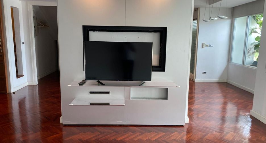 For sale 2 bedrooms condo in Yan Nawa, Bangkok