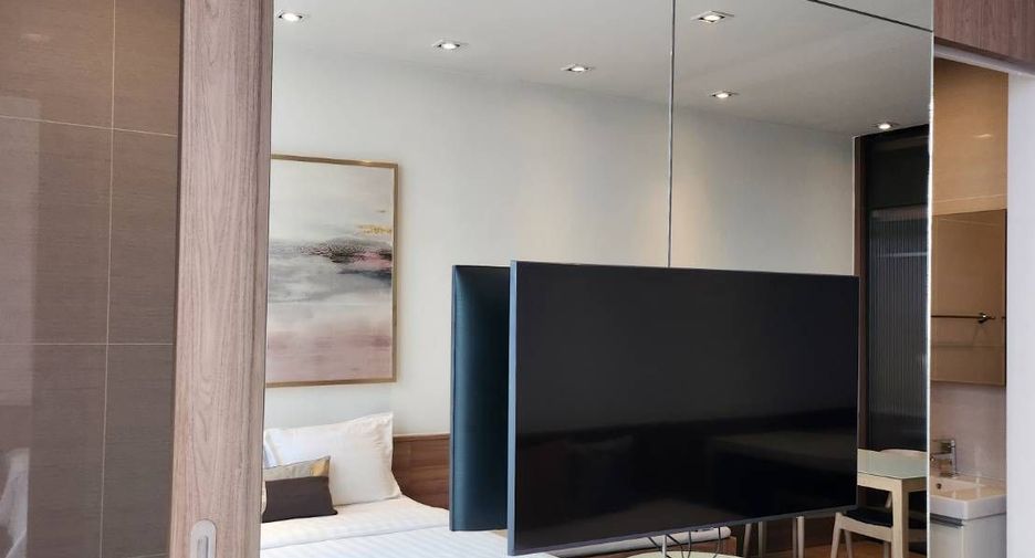 For rent studio condo in Khlong Toei, Bangkok