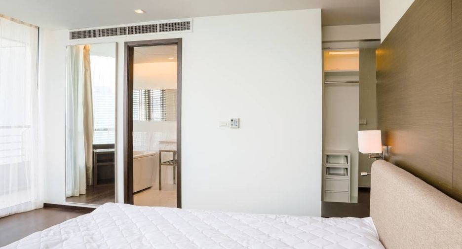 For rent 2 bedrooms condo in Sathon, Bangkok