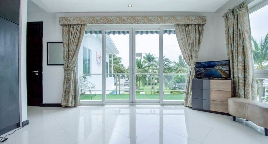 À louer 5 chambres villa à Bang Lamung, Chonburi