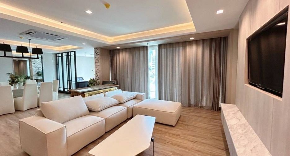 For sale 4 bedrooms condo in Khlong Toei, Bangkok