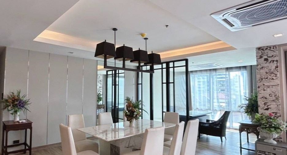For sale 4 bedrooms condo in Khlong Toei, Bangkok