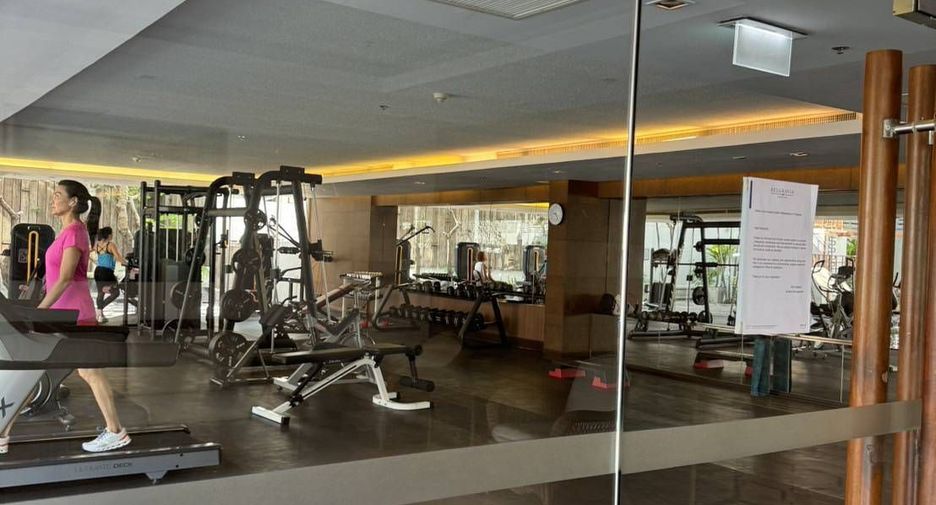 For sale 4 bedrooms condo in Khlong Toei, Bangkok