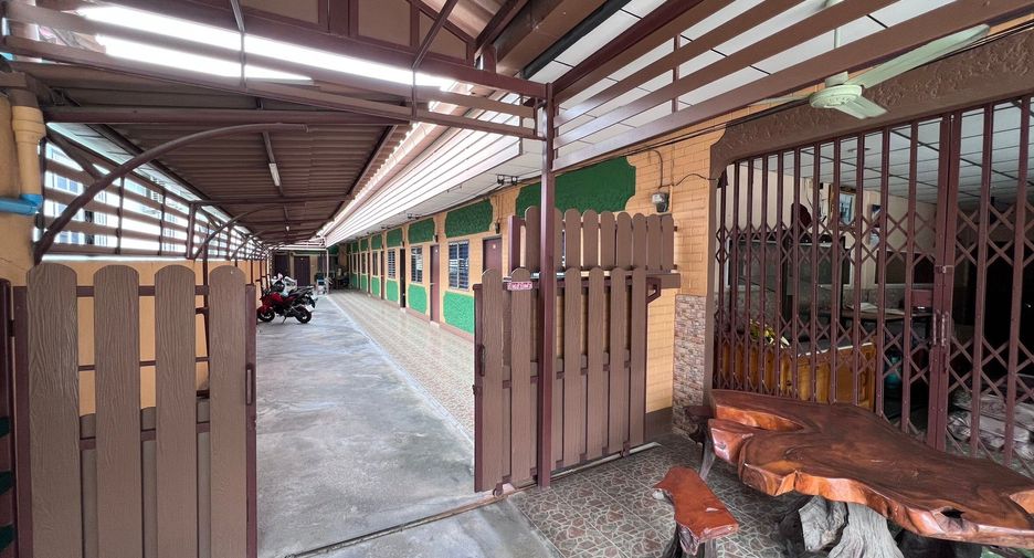 For sale 11 bedrooms retail Space in Bang Lamung, Chonburi