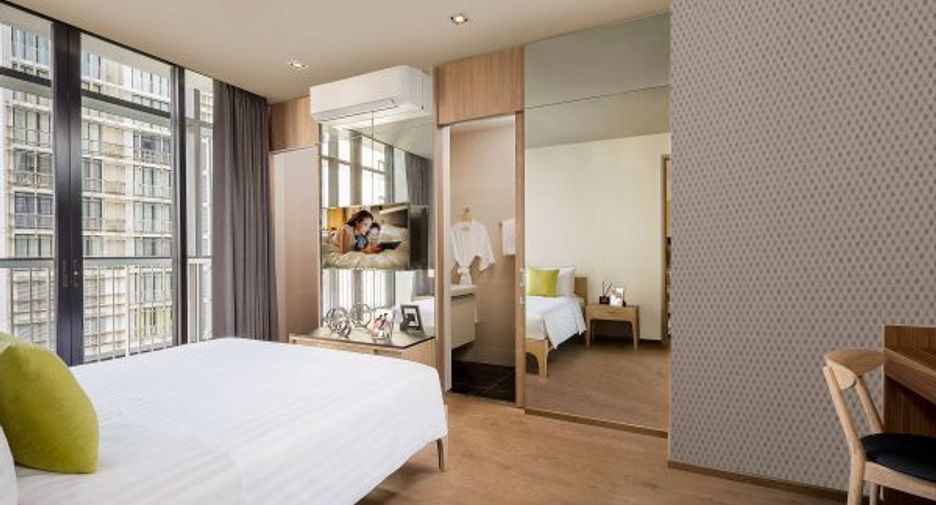 For rent 3 bedrooms apartment in Khlong Toei, Bangkok