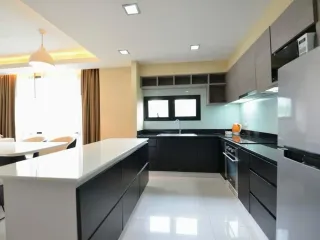 出租 2 卧室 公寓式住宅 在 Watthana, 曼谷