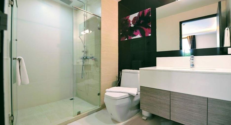 For rent 2 bedrooms apartment in Watthana, Bangkok