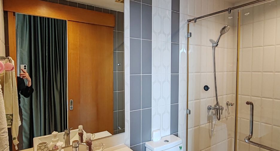 For sale and for rent 1 bed condo in Watthana, Bangkok