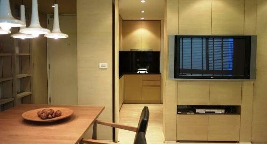 For rent 1 bed condo in Pathum Wan, Bangkok