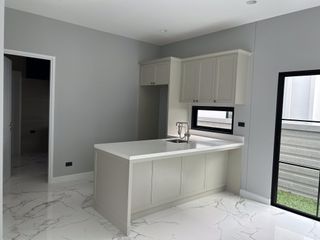 Haus zum Kauf und zur Miete mit 5 Zimmer in Don Mueang, Bangkok