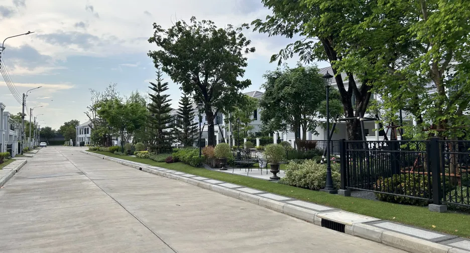 Casa en venta y en alquiler de 5 habitaciones en Don Mueang, Bangkok
