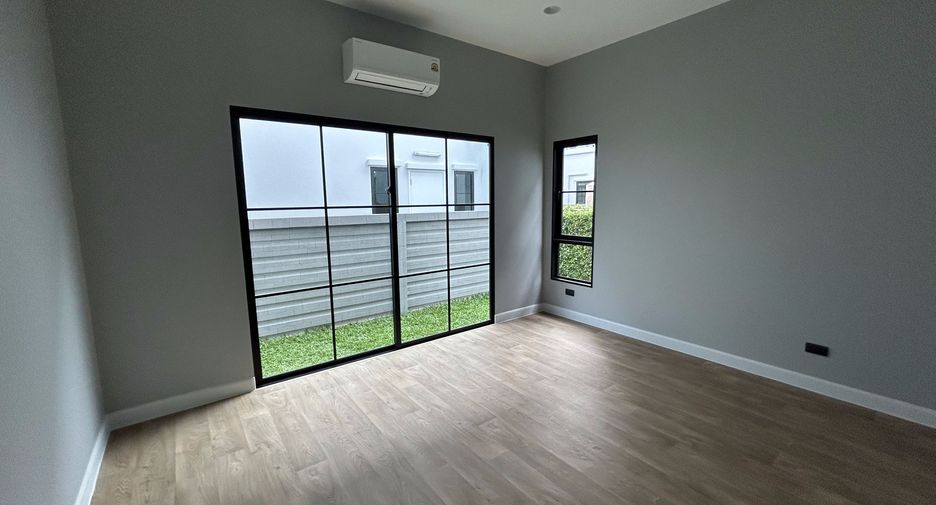Casa en venta y en alquiler de 5 habitaciones en Don Mueang, Bangkok