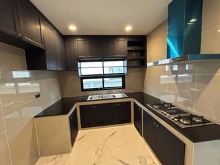 For sale and for rent 5 bedrooms house in Don Mueang, Bangkok