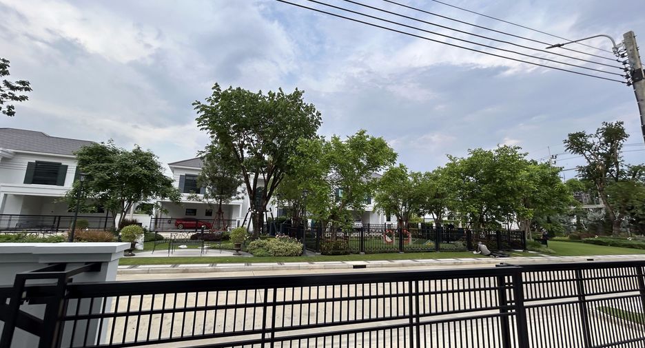Casa en venta y en alquiler de 5 habitaciones en Don Mueang, Bangkok