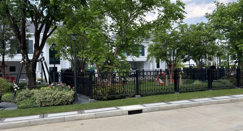 Casa en venta y en alquiler de 5 habitaciones en Don Mueang, Bangkok