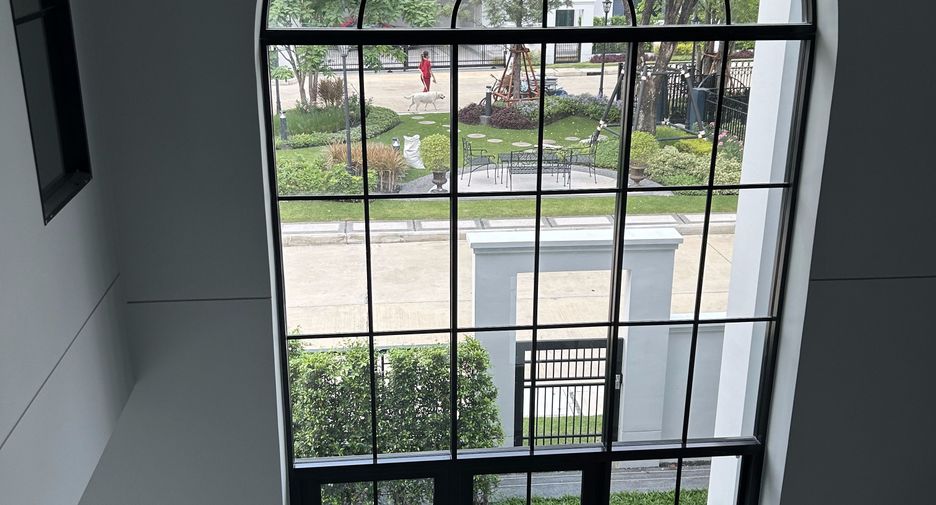 Casa en venta y en alquiler de 5 habitaciones en Don Mueang, Bangkok
