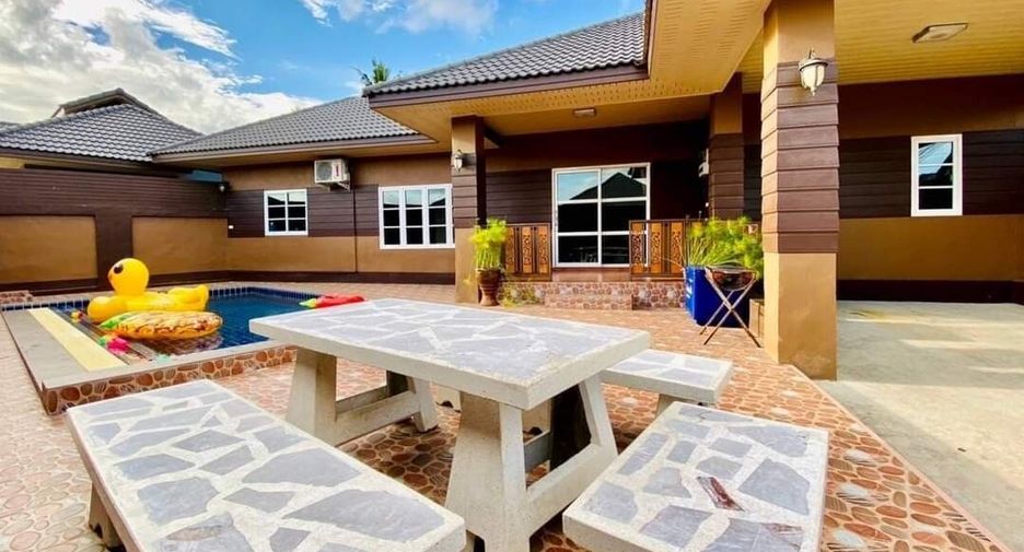 For rent 3 bedrooms villa in Bang Lamung, Chonburi