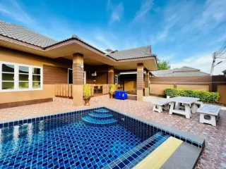 À louer 3 chambres villa à Bang Lamung, Chonburi