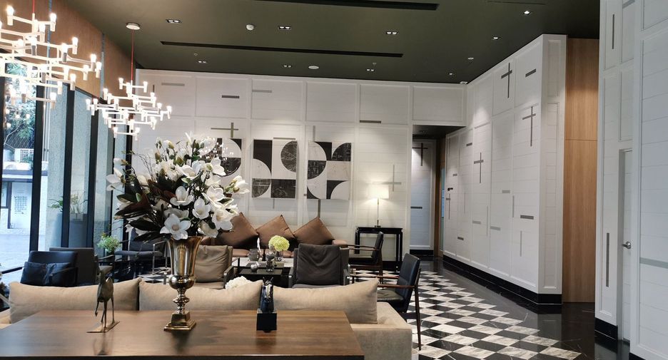 For rent 2 ベッドルーム condo in Watthana, Bangkok
