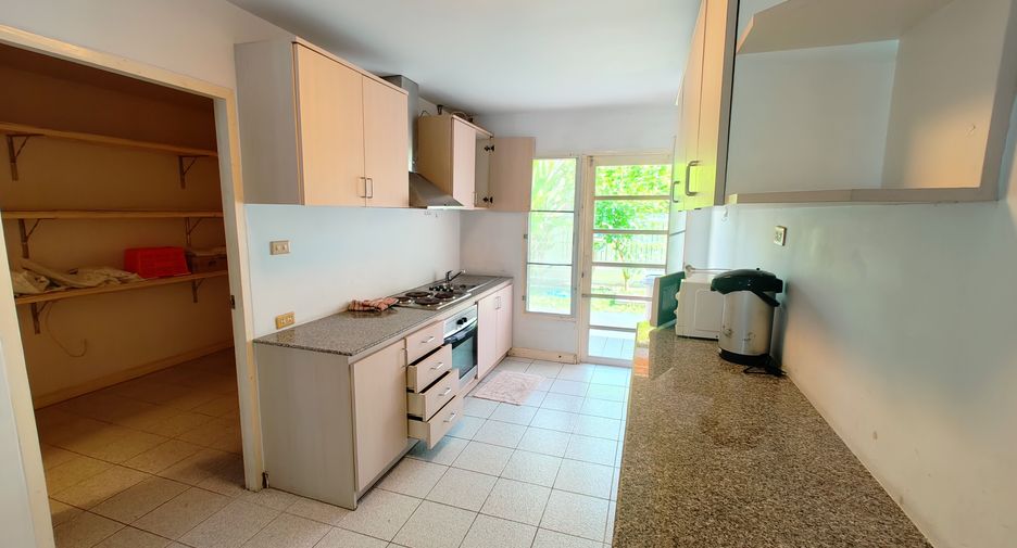 For sale 3 bedrooms townhouse in Hua Hin, Prachuap Khiri Khan