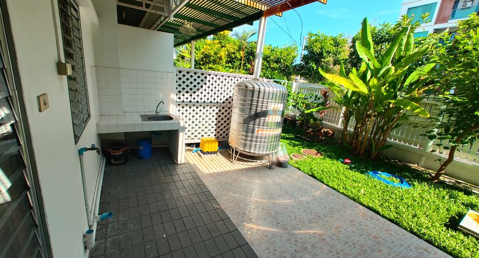 For sale 3 bedrooms townhouse in Hua Hin, Prachuap Khiri Khan