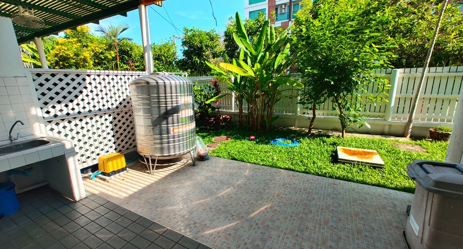 For sale 3 bedrooms townhouse in Hua Hin, Prachuap Khiri Khan