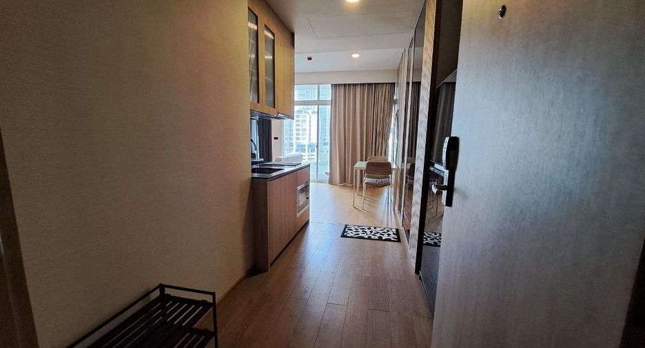 For rent 2 bedrooms condo in Khlong Toei, Bangkok