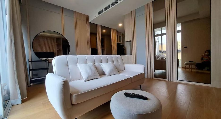 For rent 2 bedrooms condo in Khlong Toei, Bangkok