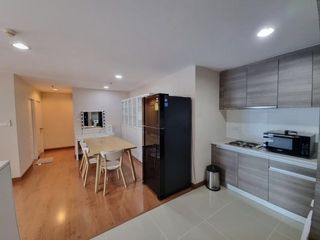 Condo en alquiler de 2 habitaciones en Huai Khwang, Bangkok