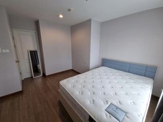 Condo en alquiler de 2 habitaciones en Huai Khwang, Bangkok