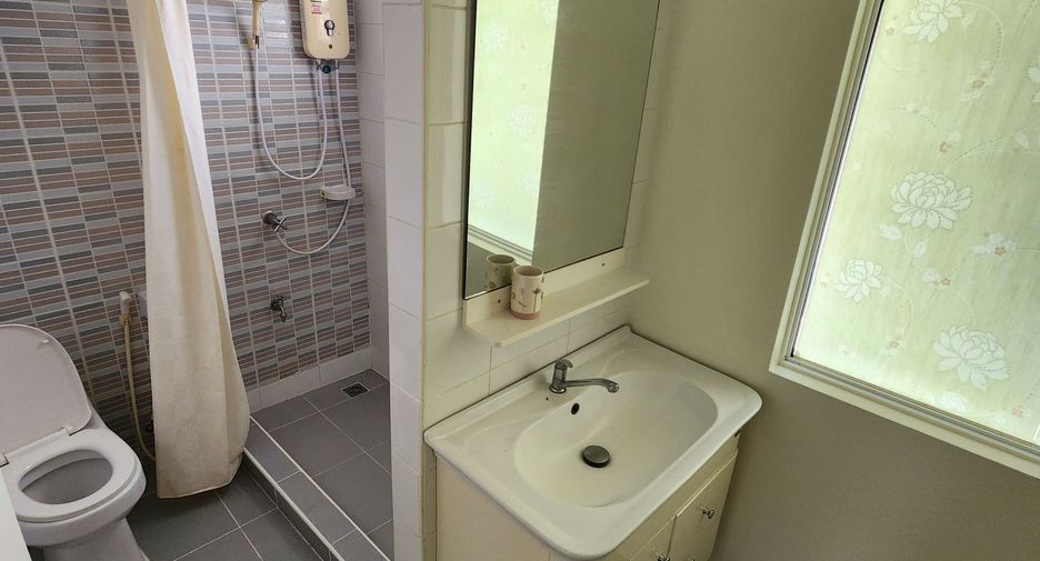 For sale and for rent 3 bedrooms townhouse in Thalang, Phuket