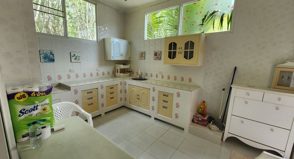 For sale and for rent 3 bedrooms townhouse in Thalang, Phuket