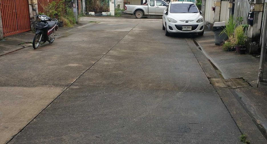For sale and for rent 3 bedrooms townhouse in Thalang, Phuket