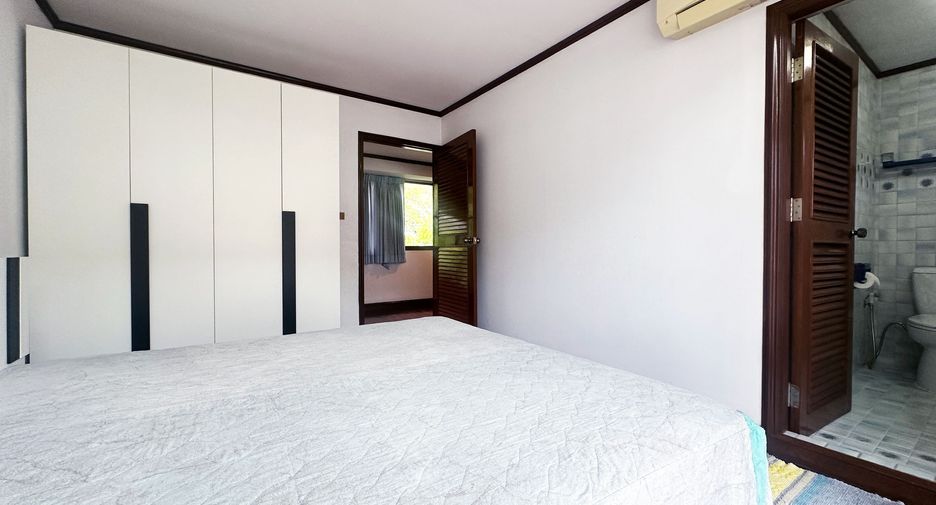For rent 4 bedrooms townhouse in Hua Hin, Prachuap Khiri Khan