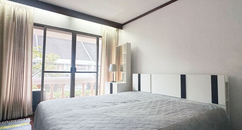 For rent 4 bedrooms townhouse in Hua Hin, Prachuap Khiri Khan