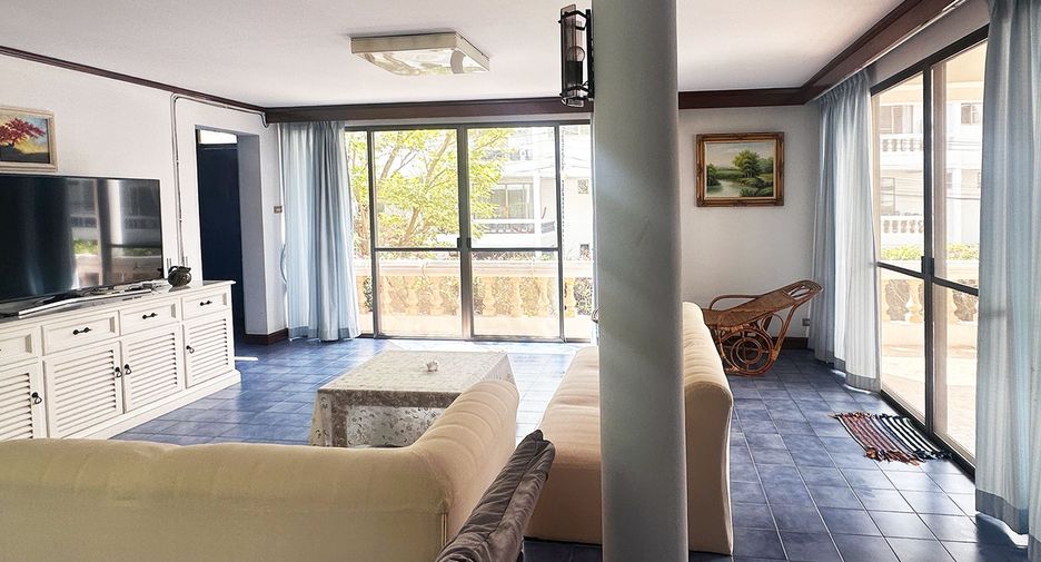 For rent 4 bedrooms townhouse in Hua Hin, Prachuap Khiri Khan