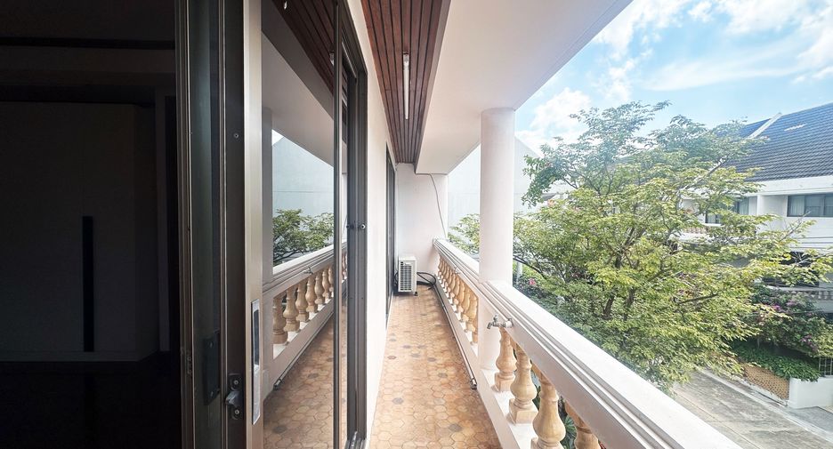 For rent 4 bedrooms townhouse in Hua Hin, Prachuap Khiri Khan
