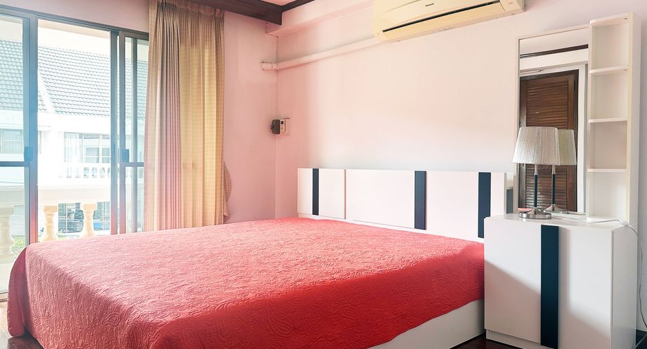 For rent 4 bedrooms townhouse in Hua Hin, Prachuap Khiri Khan
