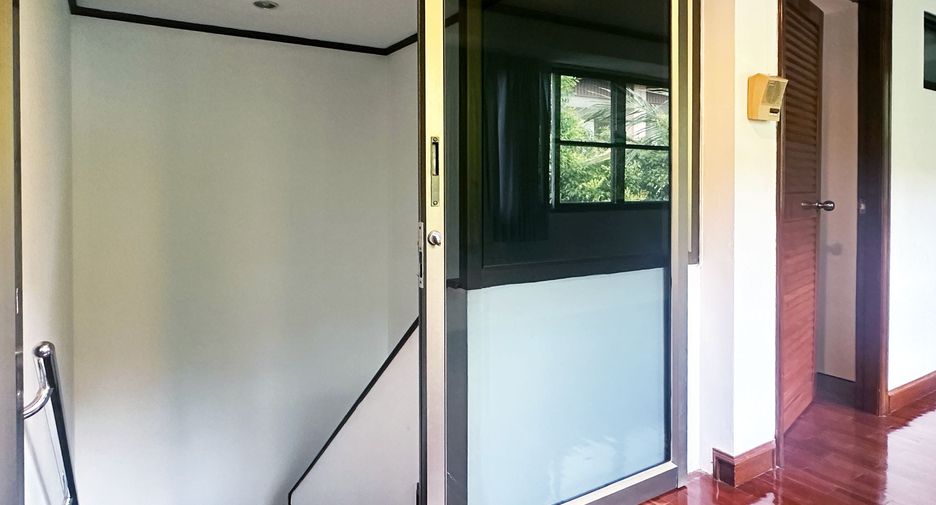 For rent 4 bedrooms townhouse in Hua Hin, Prachuap Khiri Khan