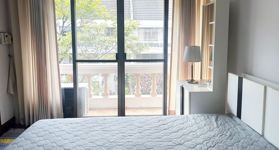 For rent 4 bedrooms townhouse in Hua Hin, Prachuap Khiri Khan