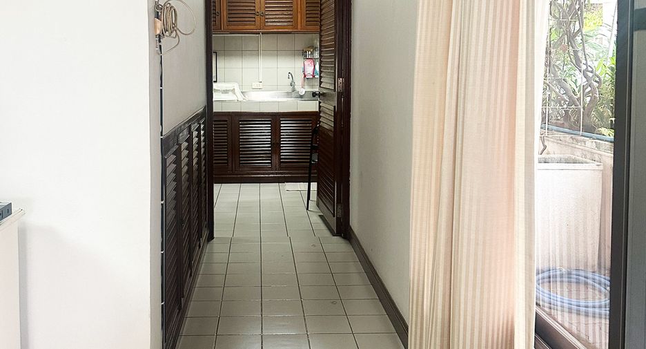 For rent 4 bedrooms townhouse in Hua Hin, Prachuap Khiri Khan