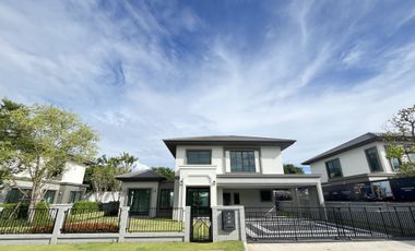 For sale 4 bedrooms house in Thawi Watthana, Bangkok