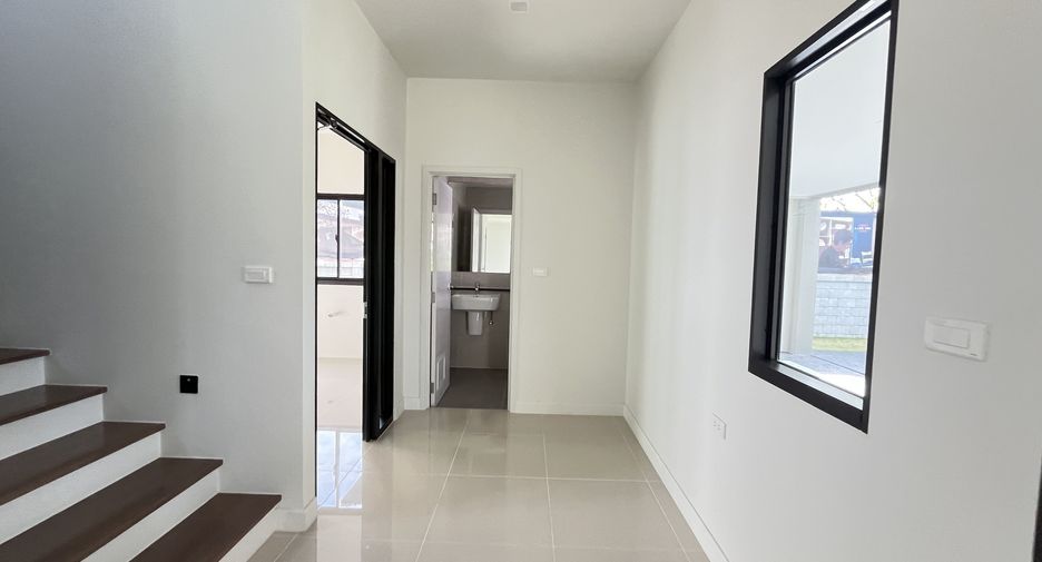 For sale 4 bedrooms house in Thawi Watthana, Bangkok