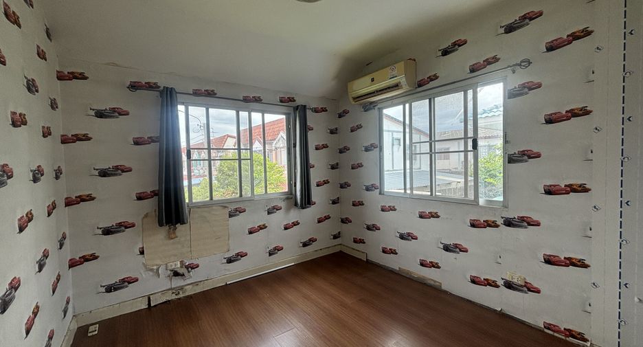 For sale 4 bedrooms house in Bang Khun Thian, Bangkok